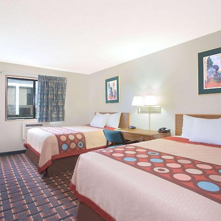 Super 8 By Wyndham Douglas Exterior foto